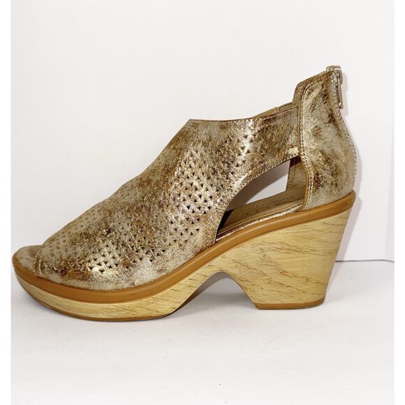 Naturalizer Gold Peep-Toe Sandals - Picture 11 of 14